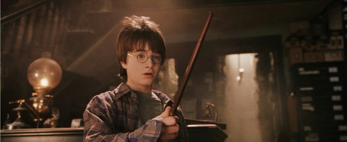 prendimixmano's tweet photo. Il 16 novembre 2001, esattamente vent'anni fa, usciva al cinema "Harry Potter e la Pietra Filosofale".
Il resto è storia ♥️✨
#HarryPotter #20YearsOfMovieMagic https://t.co/zUILtZz9a1