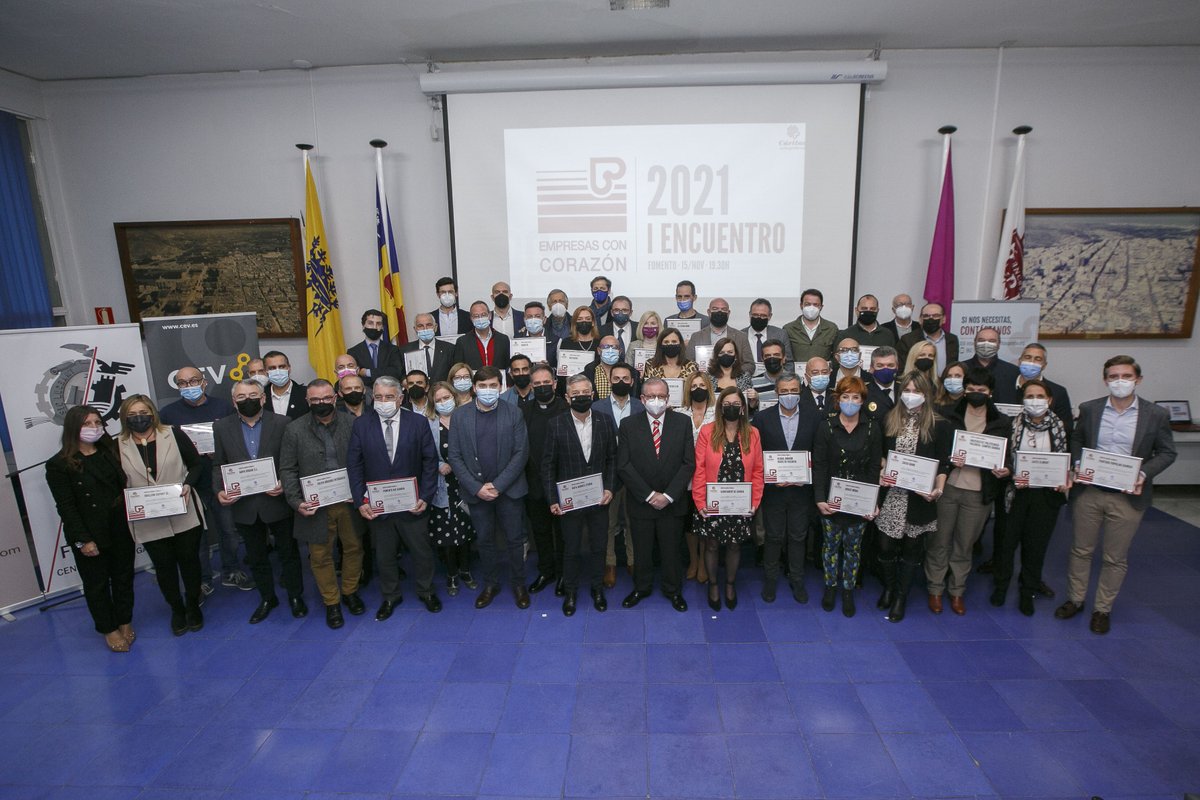 CaritasGandia's tweet photo. 🙌 Emotivo acto de entrega de reconocimientos a más de 60 Empresas y Entidades con Corazón de Cáritas Gandia 
➡ Con este acto, Cáritas Gandia agradece el apoyo de empresas, entidades, asociaciones y fundaciones para desarrollar los diferentes proyectos.
📸 @alexoltra1 https://t.co/DmS1WUHUVf