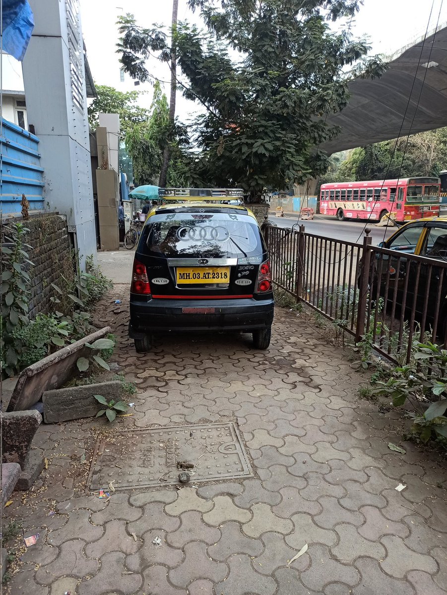 abneesh's tweet photo. @mybmc @MCGM_BMC @MumbaiPolice @mumbaitrafficop Taxi parked on footpath daily evening till 9 am in morning. In front of Dani estate, in Kalina, CST Road. Citizens are forced to walk on busy road. Mumbai traffic police pl take strict action https://t.co/BjYBs9nWWx