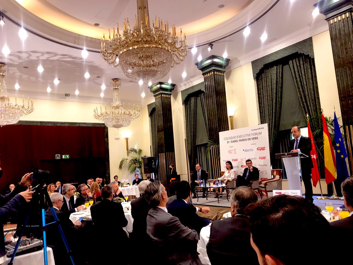 morenocasas's tweet photo. Volvemos a los desayunos presenciales con @exeforum1 #IsabelPardo @mitmagob #infraestructuras #sostenibles #movilidad integrada #colaboracionpublicoprivada #dialogo #escucha Orientada a #resultados. Ninguna de las preguntas que me hago cada día pueden ser respondidas en un tuit. https://t.co/7MxFm9QV5V