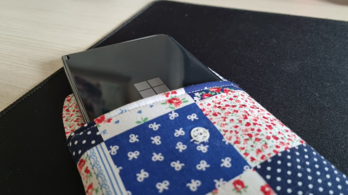CesarValiente's tweet image. Family was visiting for a few days, and my mum couldn't resist to sew a lovely #SurfaceDuo2 case! 😍#LoveYouMum💗