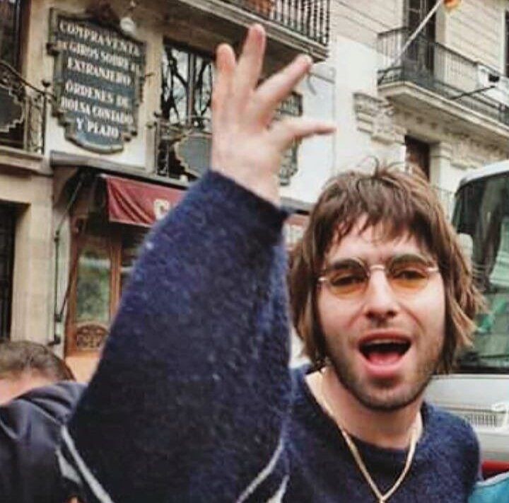 liam and noel every six hours tweet media
