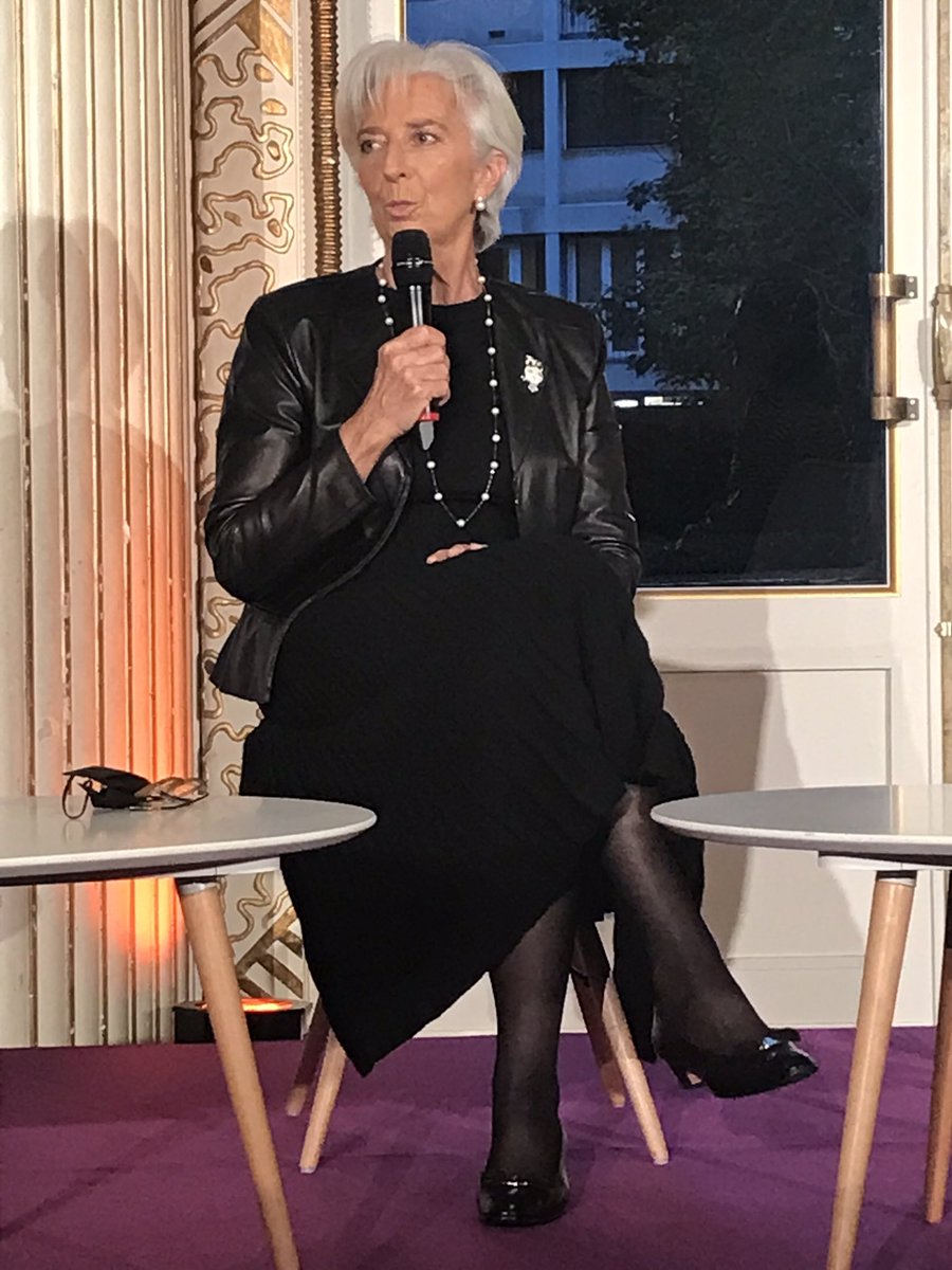 Inégalité de salaire homme/femme. Au fil de la vie professionnelle on ne comble jamais cet écart. C’est révoltant. <a href="/Lagarde/">Christine Lagarde</a> #10ansfinanciElles