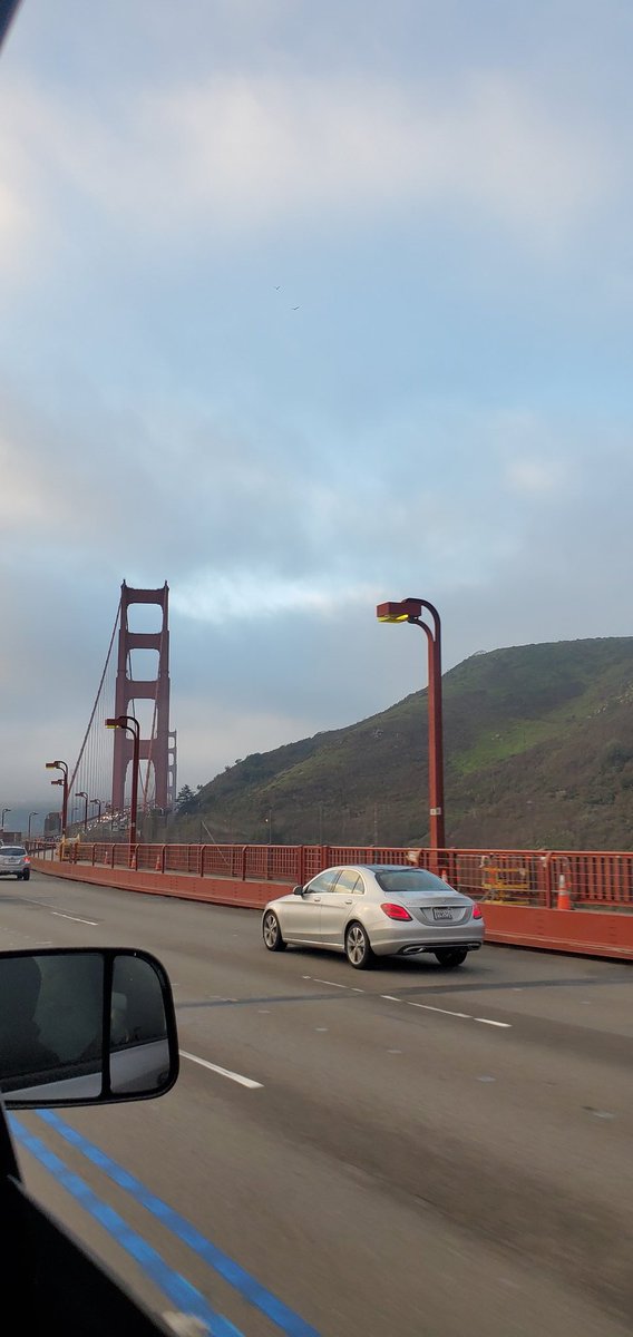 sirhappy0ne's tweet photo. #tuesdayvibe Goodmorning from the bay area to the world #SF #GoldenStateBridge https://t.co/F9hIrhehSt