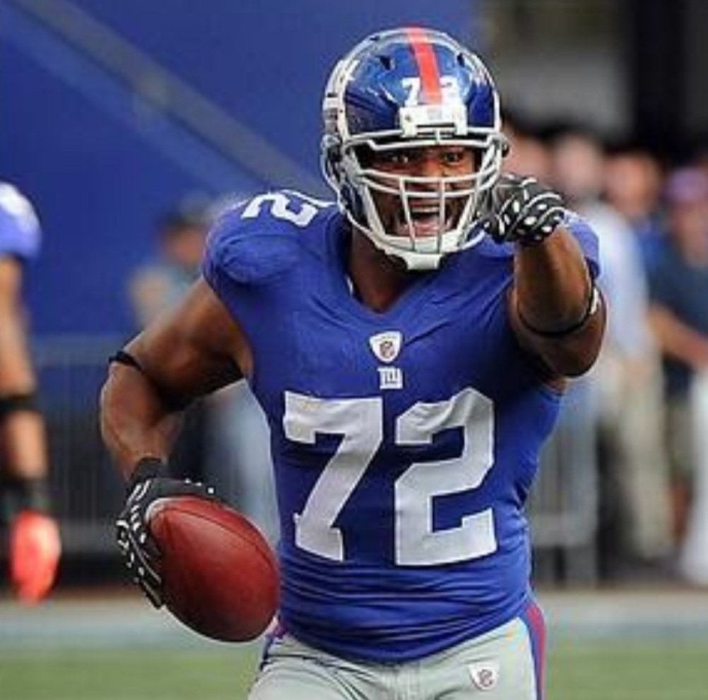 Happy Birthday  Ositadimma \"Osi\" Umenyiora. 
One of the best to ever put on Big Blue.  