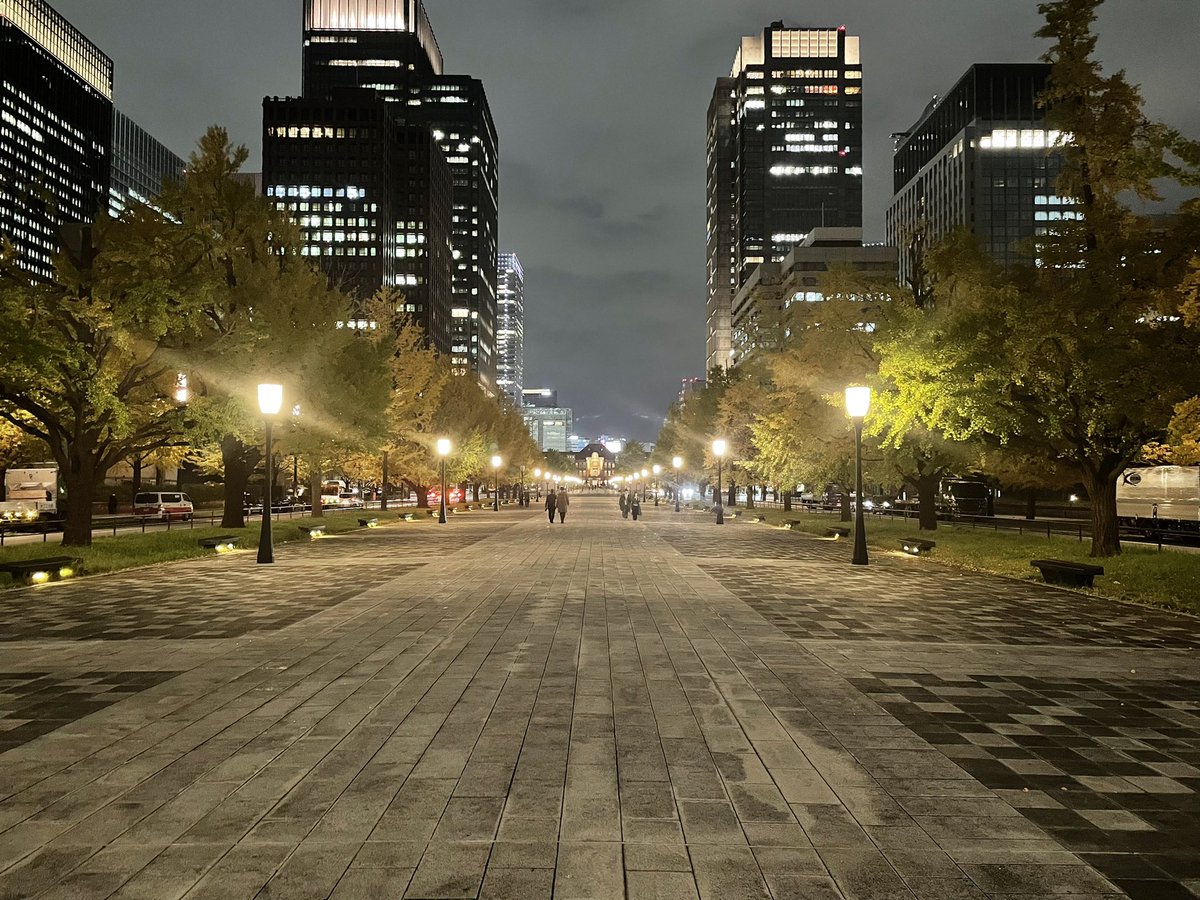 chouxcream74's tweet photo. MW08はランニングでもめちゃくちゃ音いいし安定感ある！
45歳の誕生日ランニング
帰ったらケーキ買うのすっかり忘れたって言われて2人で笑った！こんなゆるい感じに癒される。成城石井のロールケーキ買って食べたといういい思い出
#ランニング #皇居ランニング #pumatrac #mw08 https://t.co/oSRXLE4QUa