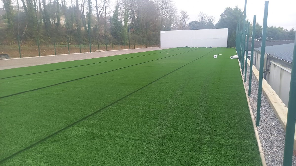 PST_Sport's tweet photo. Rolling out the carpet at @hhsbandon this morning. Max 50 is a 12000 dtex crinkle shaped fibre. The unique shape, based on the advanced C8 polymer, encourages springback when the fibre is flattened, ensuring ball roll is as close to a high-quality natural grass pitch as possible. https://t.co/806Wd47ijg