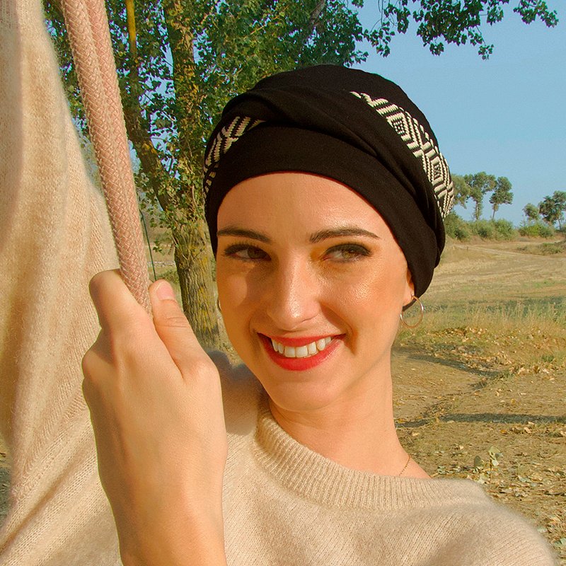 ONCOESTETICA's tweet photo. ¿Conocéis la nueva colección otoño/invierno de Carebell Headwear? Podréis encontrar todos los modelos en https://t.co/A7clGdUzZj https://t.co/SjsmS13nGO