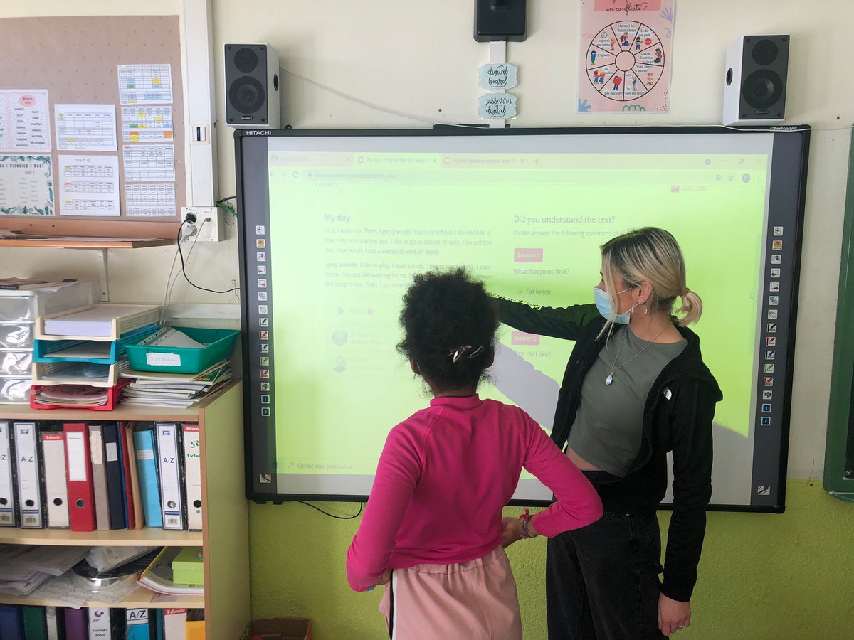 escola_reus's tweet photo. Aquest és el nostre tercer curs del programa GEP. 💂♂️🇬🇧
Aquest curs comptem amb el suport de la Mia que ens ajuda a pronunciar correctament les paraules que llegim
#escolamisericordiadereus #Gep #gepproject #english
#ViuLaPública #Reus #XEPR https://t.co/Ga9hDZIbYL