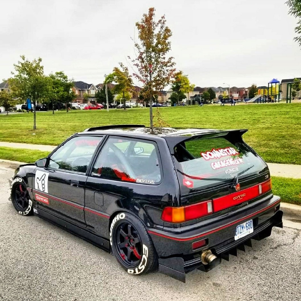 HondaCanada's tweet photo. Frank Vitulli @frankvitulli et son fils Nick @nick_ef9 présentent une réalisation Honda père et fils... devenue lauréate d'un prix.
#tunertuesday #EF #honda #Civic https://t.co/NkdOnz06VI