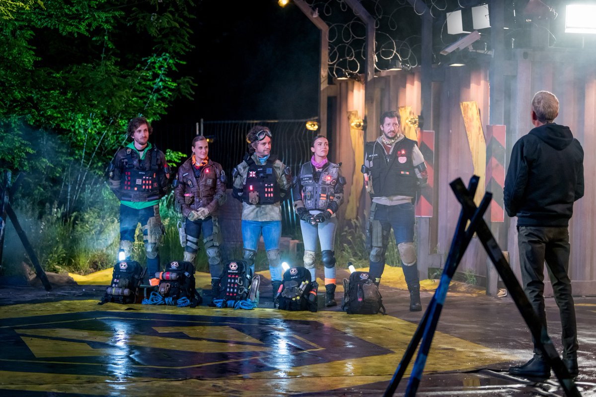 emilie_paul_gef's tweet photo. «Ce n’est plus la même émission» : dans les pas des zombies sur le tournage de la saison 2 de #DistrictZ - https://t.co/YX2e3VEG99 via @TVMAG https://t.co/F45EYzYlcJ