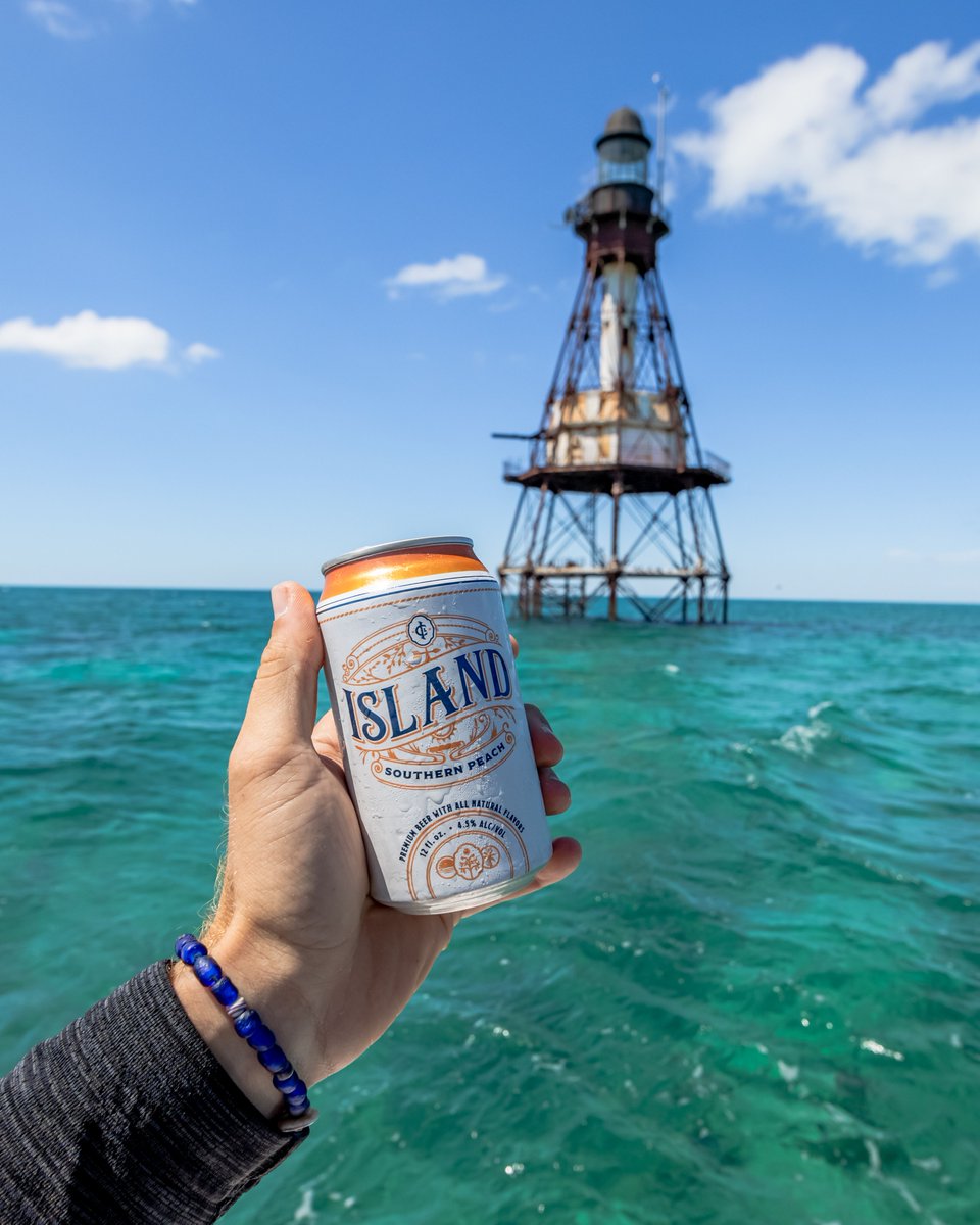 islandbrandsusa's tweet photo. Feelin' peachy 🍑 

@islandcoastallager
#islandlocals #localsonly #islandbrands https://t.co/yPC0ugvCmb