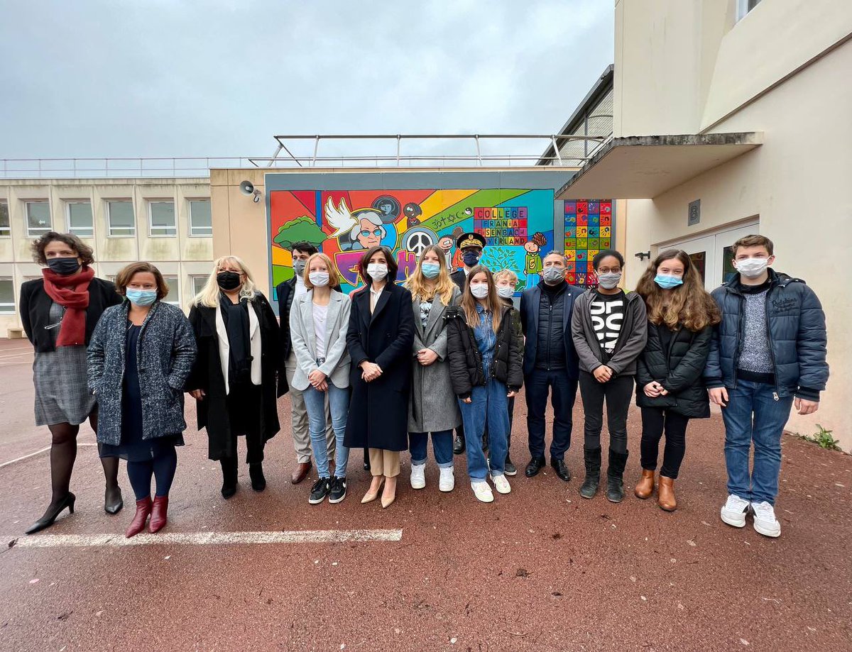 avyelimas's tweet photo. Au collège Frania Eisenbach Haverland à Menucourt avec des élèves et des équipes très engagés pour faire vivre le #respect au collège et au-delà.
À toutes et tous, mes remerciements pour vos actions essentielles et votre énergie communicative ! https://t.co/0ID6vclNj4