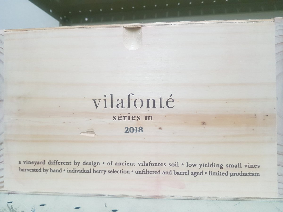 capewinereview's tweet photo. Vilafonté Series M Paarl 2018
World class #wine
#SanDeck winelist
#southafrica #seriesm #miguelchan #sandtonsun #vilafonte #Johannesburg #sandton #tsogosun #hotel #bordeaux #tsogowine #worldclass #sommelier #merlot #paarl #malbec #culinary #cheftable #dining #worldclass https://t.co/qhY84J8Xgx