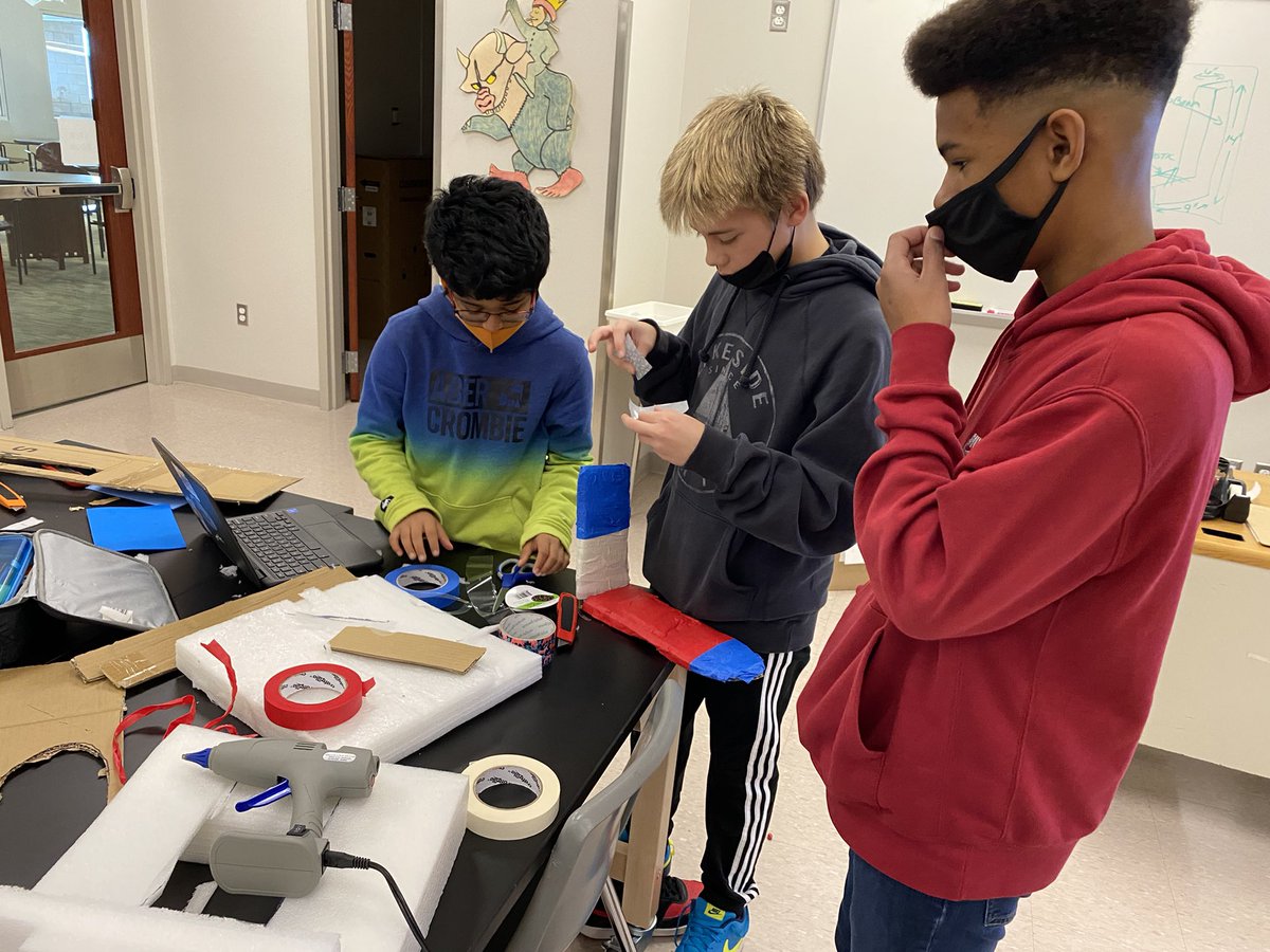 donfilips27's tweet photo. NRMS STEM ๐๐๐ AFO build day 2 - All โญ๏ธโญ๏ธโญ๏ธ teamwork #stemgem #NRinspregreat https://t.co/wu8C9eb6mk