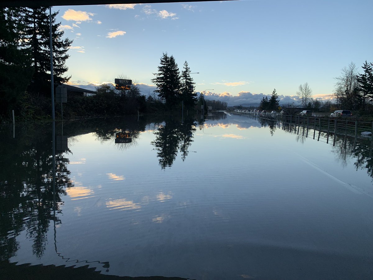 wspd7pio's tweet image. Status of NB I-5 in Ferndale