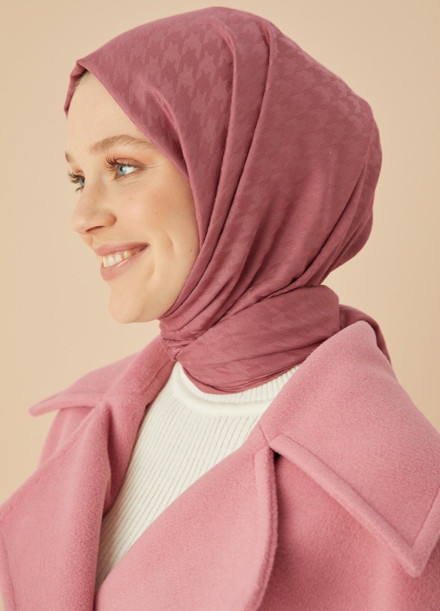 freshscarf's tweet photo. Kaşmir şallar herkese yakışacak renkleriyle şimdi satışta! 🎉 https://t.co/jgsA52dCLc