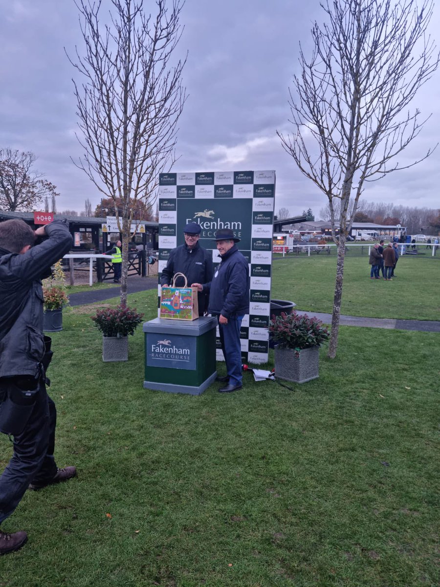 💥 Double up 💥 with Gallopade <a href="/FakenhamRC/">Fakenham Racecourse</a> under <a href="/quinn_caoilin/">Caoilin Quinn</a> and <a href="/wgreatrexracing/">Warren Greatrex</a> <a href="/1accountID/">1account ID</a> team well done to Nick Hussey and Mary Champion #teamrhonehust