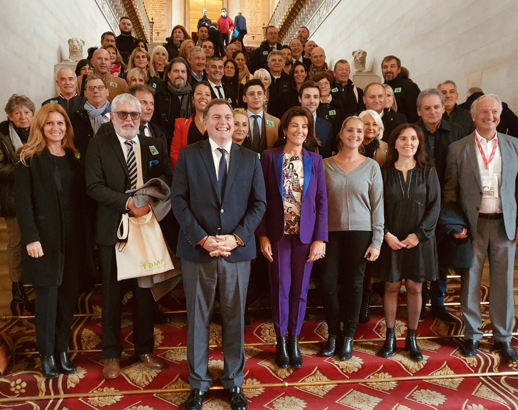 AlexndraBorchio's tweet photo. Très heureuse d’accueillir au @Senat, avec mes collègues @Dominiq_Estrosi @PhilippeTabarot &amp; @demas_patricia, les maires et élus locaux des @AlpesMaritimes.
Ensemble nous défendons notre territoire d’exception ! https://t.co/BDm0zV8CkN
