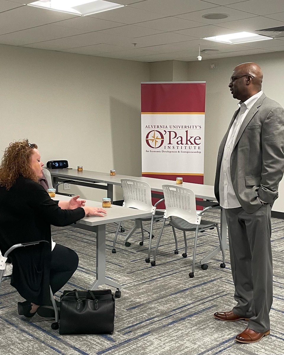 JumpStartBerks's tweet photo. Nick Johnson, President of @TEMCare Behavioral Health, shares his entrepreneurial journey at @AlverniaUniv CollegeTowne Tuesday morning on National #EntrepreneursDay. TEM Care is a client of @OPakeInstitute &amp; a member of Jump Start Incubator. @JP2Center provided coffee &amp; treats. https://t.co/zvXVXFMcNd