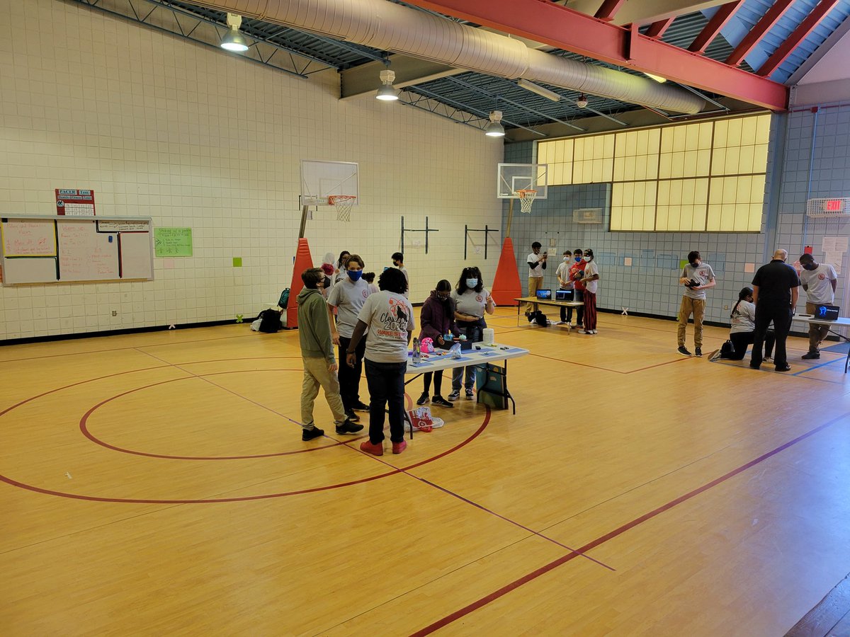 stemburgess's tweet photo. Big day at @BrentwoodMESE with @WakeSTEMECHS 9th grade teaching the @theNAEng Grand Challenges for Engineering @WCPSS @wcpssmagnets https://t.co/HC0mYPccii
