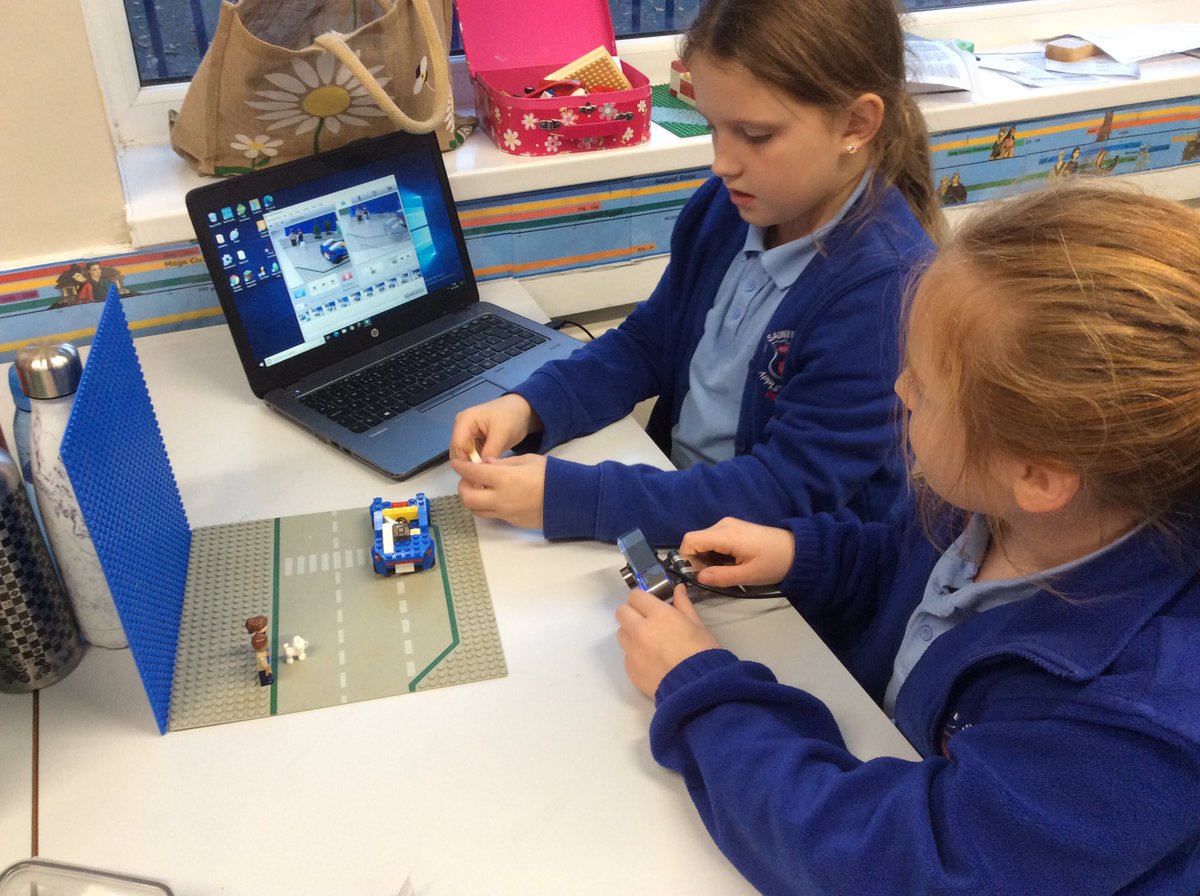 AppleySaintsCE's tweet photo. @Jam_Coding session 3 is underway- Stop Motion Animation is always a favourite! Great work everybody! @FriendsPrimary @WN6_Mums @ShevCommunity @Appley_Bridge @StandishVoice @CompAtSch @LancashireCU @out_saints #ABASCom https://t.co/LWeQD0Kf7n