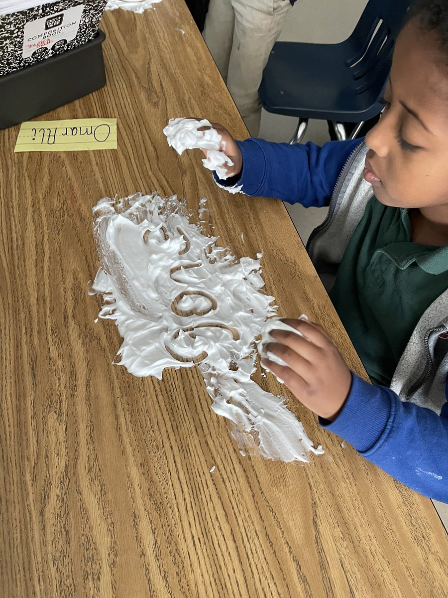 KeeWarr's tweet photo. Today while learning our new red words “Goes” and “Gone” we used shaving cream to spell the words! It was huge hit with them! 
#firstgrade #redwords #ERD #learning @DicksonTigers @PrincipalERD https://t.co/LCGHnDkcSM