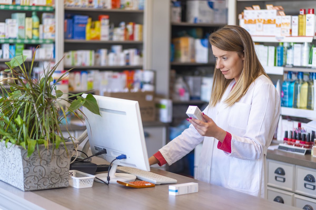 AmericasPharmaC's tweet photo. Should you ever use a prescription discount coupon if you have insurance? There are often situations when using a Rx coupon will cost less than insurance. Learn more about how drug prices are determined here: https://t.co/b6A5Q1QpT3 https://t.co/Vhlwdopuxp