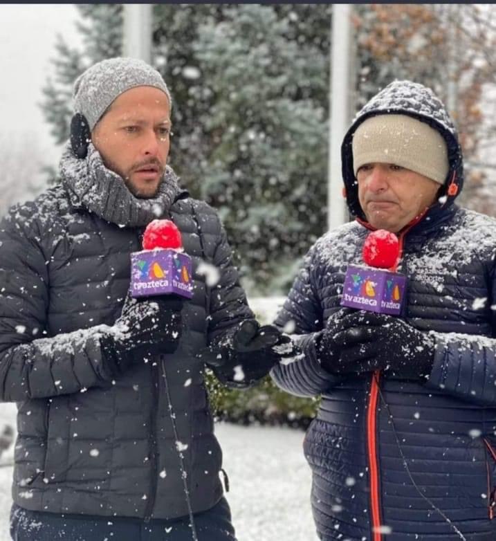 _johnmarkm's tweet image. From Mexican TV.