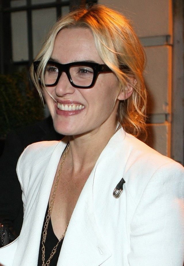 Casey_Mink's tweet photo. When actresses turn 40 does SAG automatically send them a pair of these glasses https://t.co/pwNakhRrdG