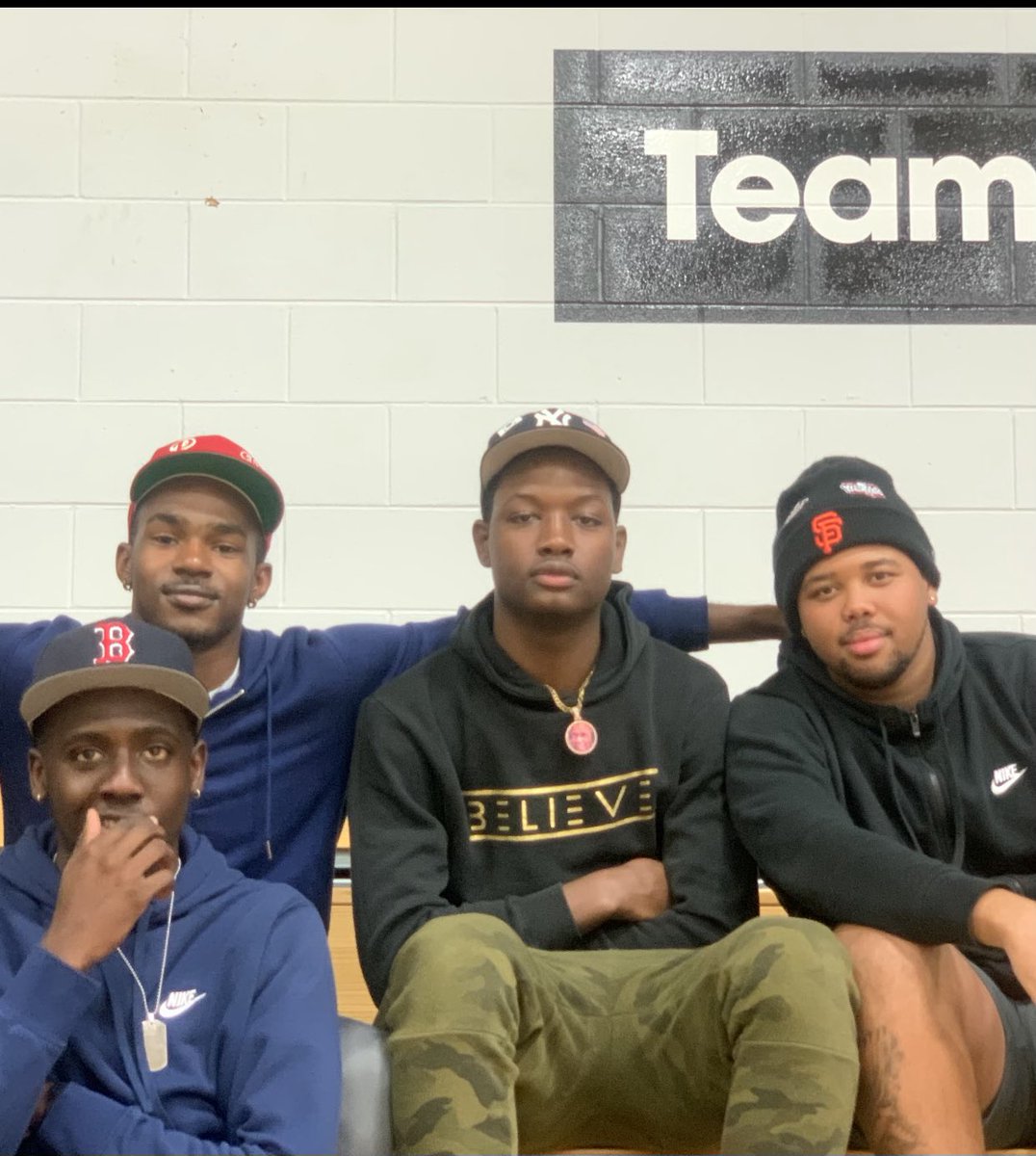 NOMMABasketball's tweet photo. Them OG Bulldogs came out a showed love to the next generation!  Love and appreciate you guys #DawgPound 🐶🐶🐶 🖤❤️🖤❤️ @ash3k_ @Pey_4 @dcbrian5 @lahnick15 https://t.co/cZpfcqXzmG