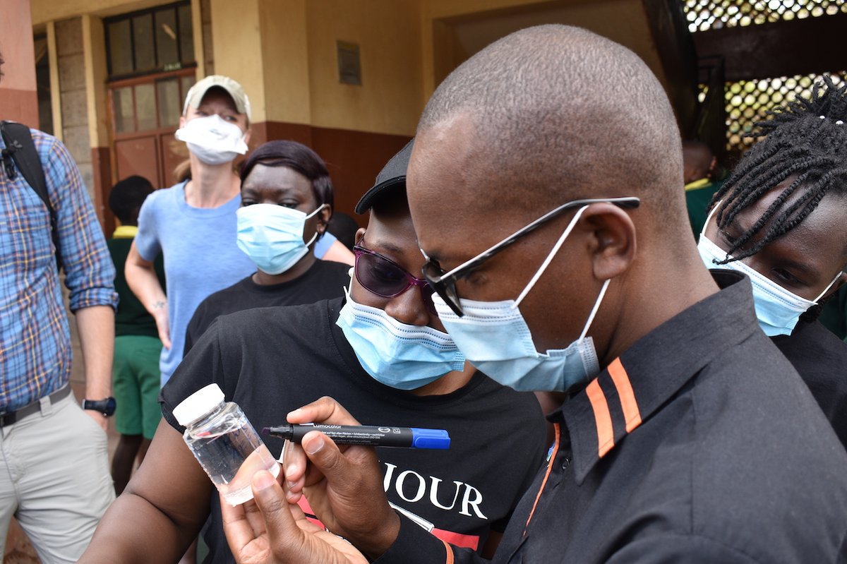 cfkafrica's tweet photo. The #Communityoutreachproject in partnership with WSU and CDC conducts water testing in 1️⃣1️⃣ schools in Nairobi County.
This will ensure children have clean and safe water 💧 for hand washing👐 and drinking 🚰while in school 🏫.
#KeepCleanStayHealthy
#WASH https://t.co/CzuLiDAhEI