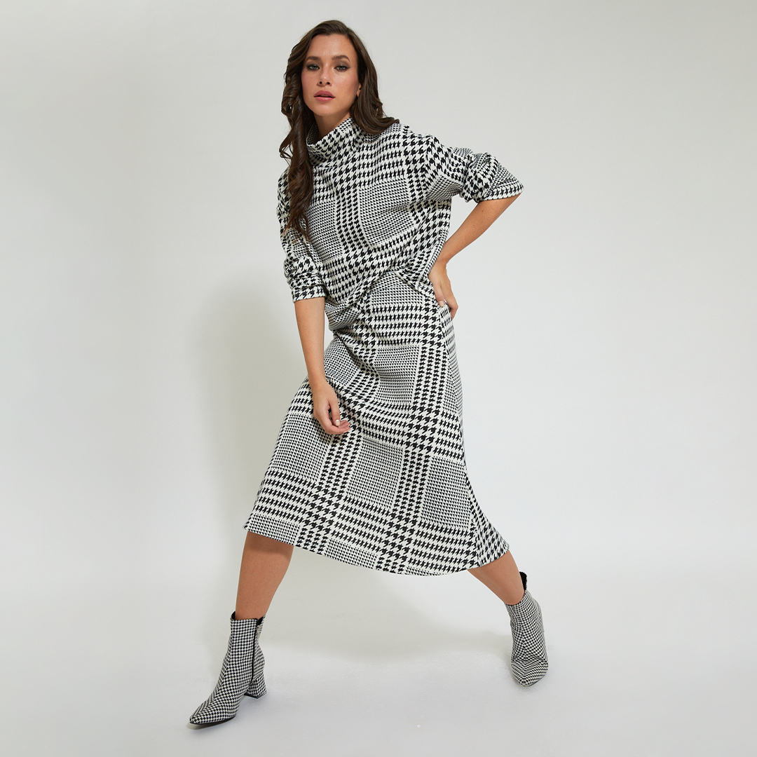 RedtagFashion's tweet photo. Tap into preppy style with this outfit! #CelebrityCollection #REDTAGfashion
Shop the Celebrity Collection online or in-stores.
High neck sweater - SAR 80
Flared Skirt - SAR 70
#winterfashion #winter #ksafashion #kidsfashion #femalefashion #mensfashion https://t.co/VAAW0L8XT3
