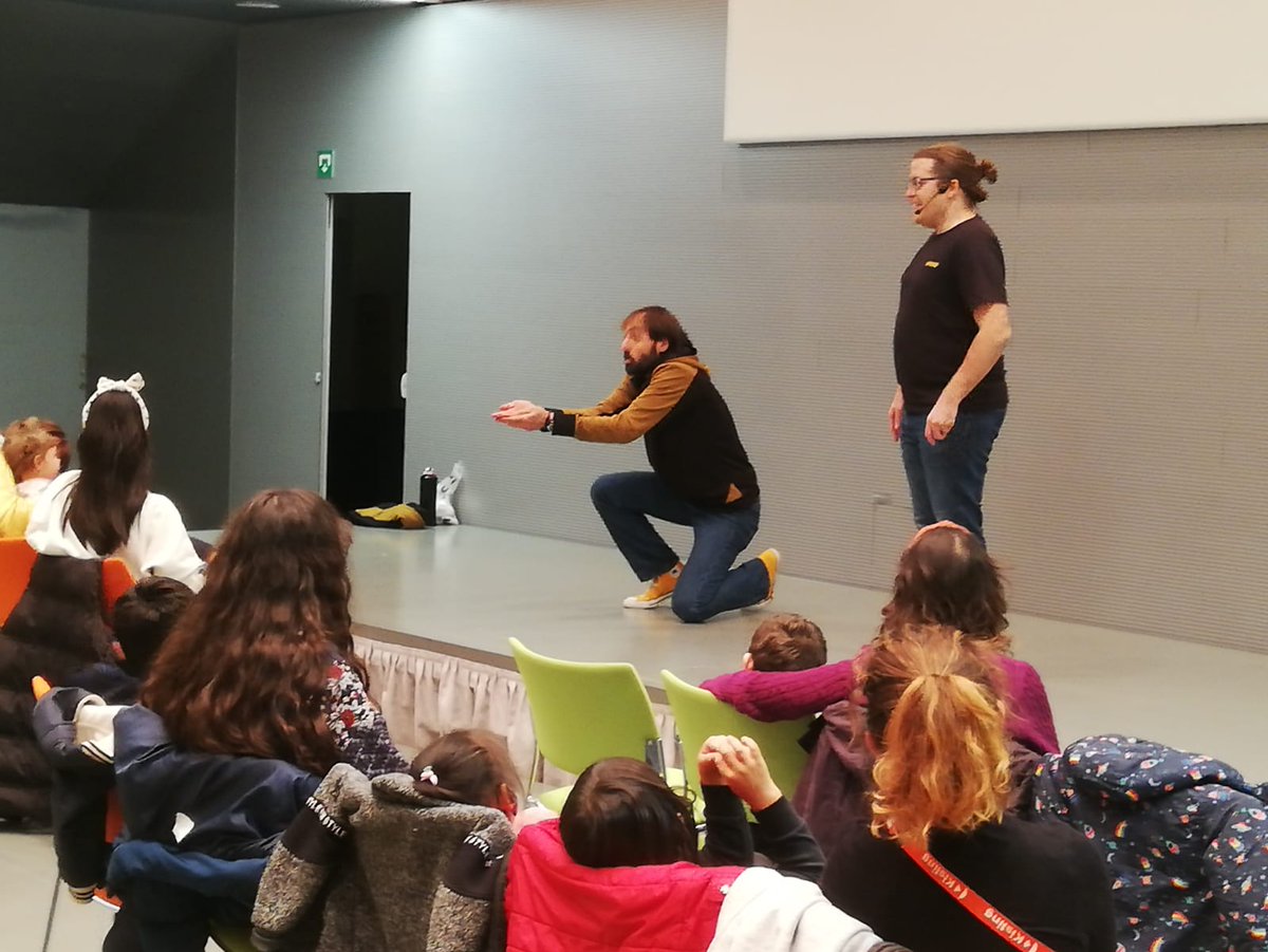 bibstacoloma's tweet photo. #horadelconte ahir a la #BibSingurelin.
↗️La revolta climàtica dels contes
Sessió de contes sobre el canvi climàtic
Amb #BibCentral i #BibliotequesSenseFronteres https://t.co/3dCOQv0Ziv