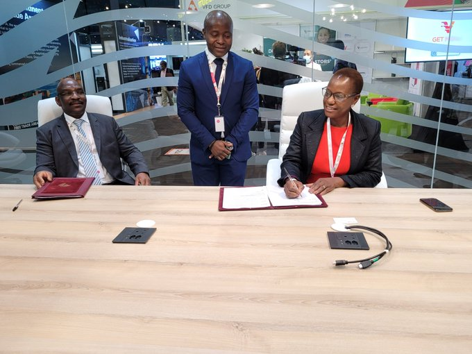 #IATF2021 #Zimbabwe  banks <a href="/CBZHoldings/">CBZ Holdings</a> <a href="/ZB_Bank/">ZB_Bank</a> and CABS <a href="/OldMutualZW/">Old Mutual Zimbabwe</a> today signed separate facilities totaling US$78mln with <a href="/afreximbank/">African Export-Import Bank - Afreximbank</a> at the ongoing @iaft2021 trade fair in Dubai, South Africa. Part of the facilities will support <a href="/ZetdcOfficial/">ZETDC Official</a> <a href="/ZimTradeAlerts/">ZimTrade</a>