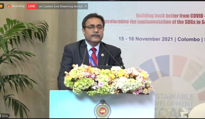 SSWA_UNESCAP's tweet photo. 5th #SouthAsia SDG Forum
#Buildingbackbetter from #COVID19
Concluding Session in progress - Key highlights of forum shared by Dr. Rajan S. Ratna @RajanRatna
#SDGs
#2030agenda #SANSSDGPROJECT https://t.co/s2LNkzQgHB