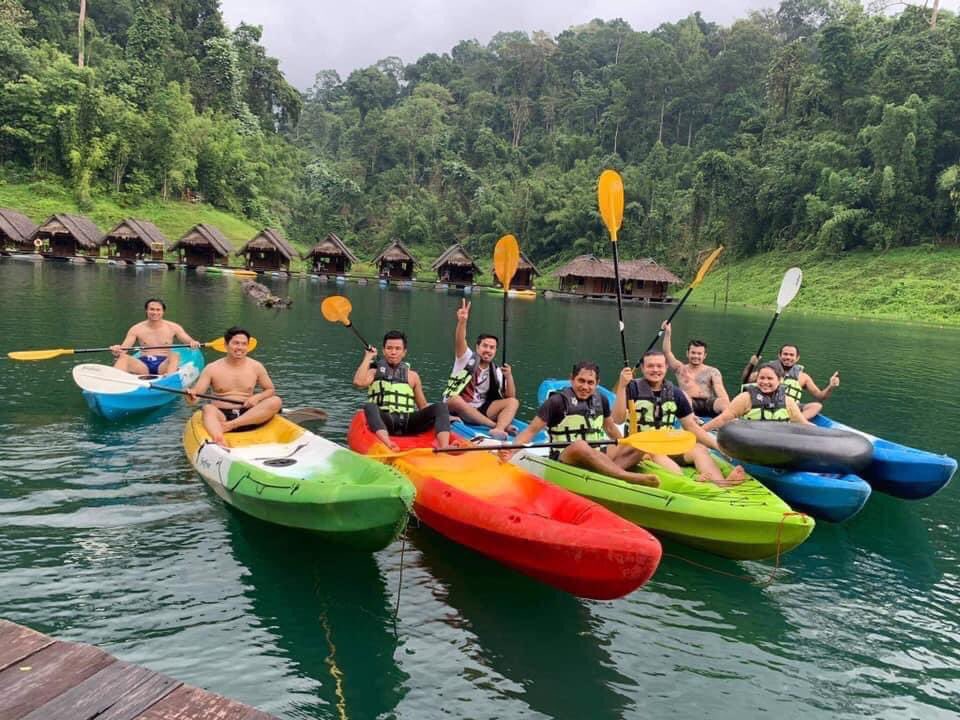 PuyVilai's tweet photo. 2 วัน 1 คืน เชี่ยวหลาน

กิจกรรมท่องเที่ยว
👉ล่องเรือชมวิว แวะถ่ายรูปจุดไฮไลท์ต่างๆ ระหว่างทาง 
👉เขาสามเกลอ (กุ้ยหลินเมืองไทย)
👉เดินป่า นั่งเรือยนต์ ชมถ้ำประการัง 
👉นั่งเรือชมหมอกตอนเช้า

#เขื่อนเชี่ยวหลาน #เรือนำเที่ยว #500ไร่  #แคปชั่นอ่อย2021 #แคปชั่นโดนๆ 

0630633769 https://t.co/4mJ31wfQBp