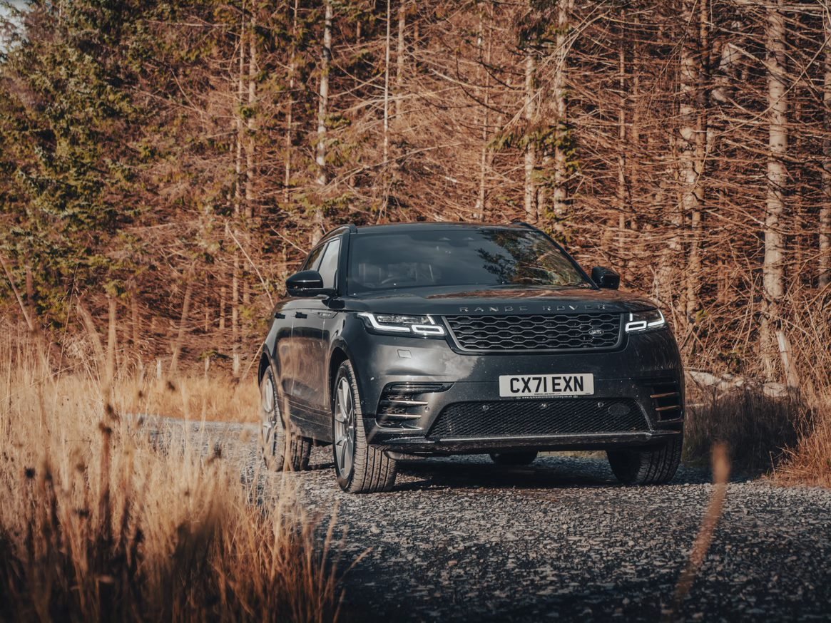 Range Rover Velar is beautifully balanced, with optimised proportions. Its proud Range Rover lineage is instantly recognisable: from the formal, powerful front end, through a flowing, continuous waistline, culminating in a taut and elegantly tapered rear.
.
.
.
#RybrookLandRover