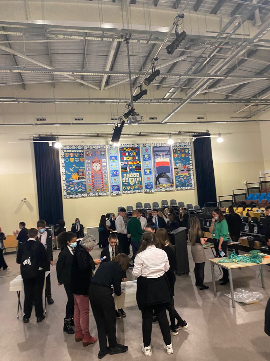 COP26_CHS's tweet photo. Some more pics from Fridays guest Ali @PotsOcean 🐢🌎
See our students coming up with ideas of how they can increase reuse and recycling in OUR school! 
#oceanplasticpots #savetheocean #COP26 #WDC #ClimateAction @GretaThunberg @MartinJDocherty @COP26 @WDCEducation https://t.co/mQjRppgVBB