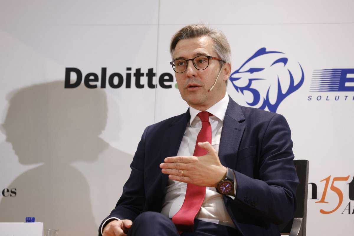 elEconomistaes's tweet photo. 🗨️Enrique Egea (@Deloitte_ES): "Debemos de colaborar más, veo proyectos muy individuales. Es mejor tener 100 proyectos bien compactados que tener 1000, y así generar impacto en la economía de la región".
https://t.co/O4VavPHDT6
#NextGenerationMurciaeE https://t.co/YQScubFKxn