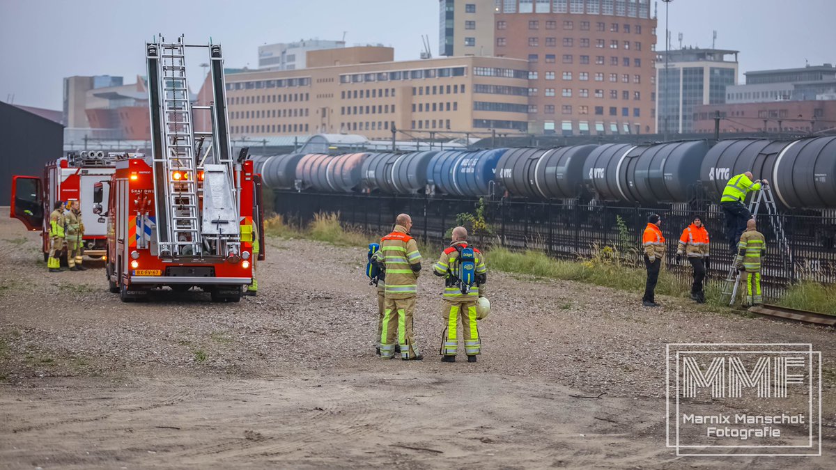 MarnixManschot's tweet photo. In #Amersfoort aan de Piet Mondriaanplein zou een #treinstel in #brand staan. Na controle door de #brandweer en @ICB_ProRail bleek er geen brand te zijn. De hulpdiensten gingen kort erna retour. https://t.co/ZDUWEJqUb2