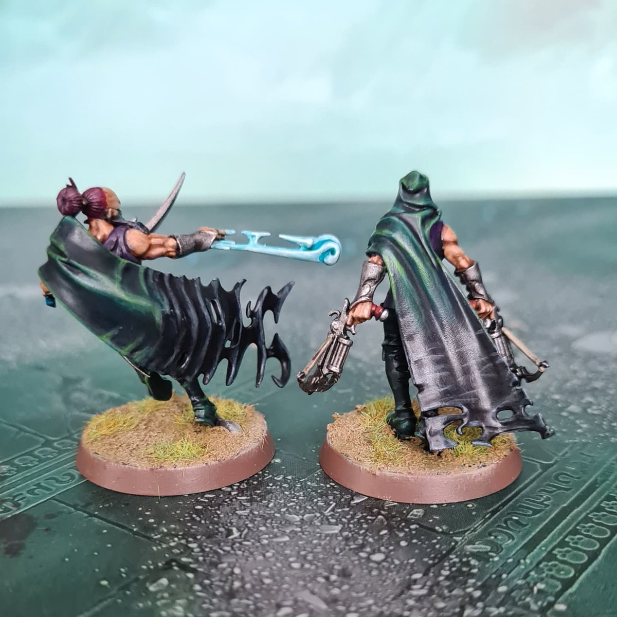 HandsVsWorld's tweet photo. JUST finished these yesterday after bein sat on them since release.
#WarhammerCommunity #Warcry #Catacombs #Khainite #Shadowstalkers #ShroudQueen #Shroudblades #DarkflameWarlock #Slaughtershade #Morathi #Warmaidens #Warmongers #RedHarvest https://t.co/HPgSk0De82