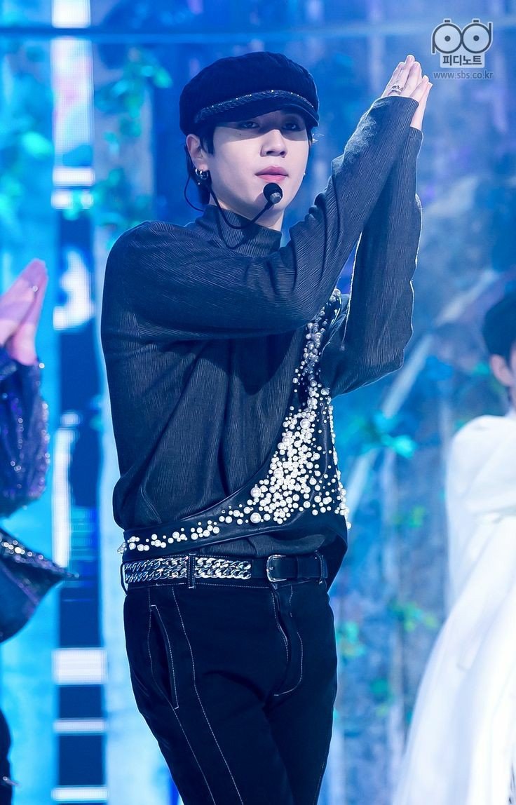 DIA DELE! Hoje o dance machine Yugyeom do GOT7 completa mais um ano de vida. Desejamos muito amor, saúde, e ainda mais sucesso para o artista.

#AllAboutYugyeomDay
#달빛같은유겸이_생일축하해