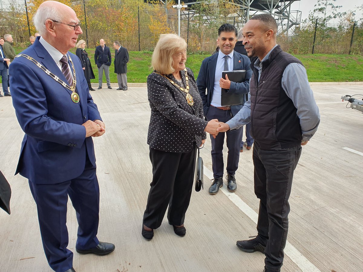south_staffs's tweet photo. Heres a few pics of our chairman Cllr Lin Hingley meeting some of the new tenants at the official opening of #FourAshes Enterprise Centre extension yesterday.
#businessgrowth #business https://t.co/64N6ItS6w3