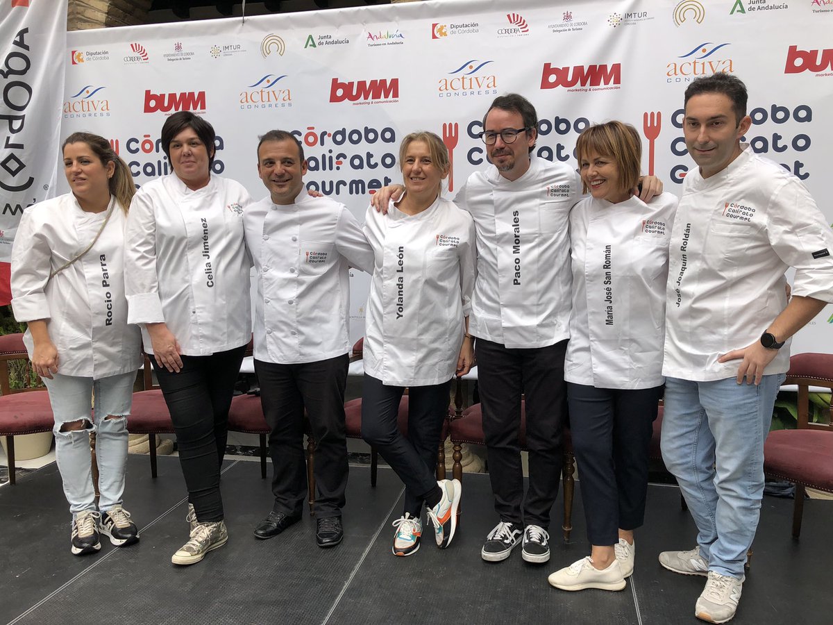 Que gran equipo de cocineras y cocineros han participado en <a href="/califatogourmet/">califato gourmet</a> este año. Con <a href="/Yolicocinandos/">YoliCocinandos</a> <a href="/CeliJime/">céline jmz</a> <a href="/kiskogarciachef/">Kisko García</a> <a href="/enlaparra_rest/">En La Parra Restaurante</a> <a href="/NoorRestaurant/">Noor Restaurant</a> <a href="/mariazafran/">maria jose san roman</a> y el gran panadero José Joaquín Roldán
