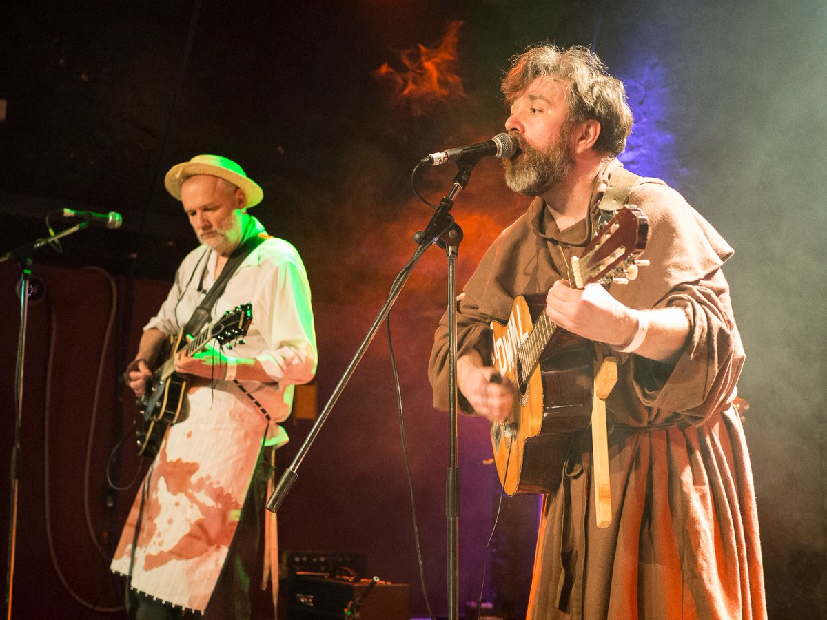 We are back! Sorry. My rotten <a href="/oldmugginsband/">Old Muggins</a> will be performing our traditional Christmas gig at <a href="/TheWaitingRoom/">The Waiting Room</a> on Tue 21 Dec. Think of it as a solstice shambles, complete with songs about Simon Perkins' giant snowball. And it's free! Book a place here:
thewaitingroom.uk/events2/old-mu…