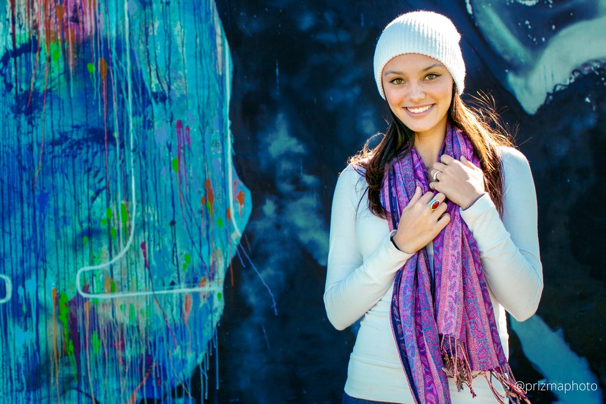PrizmaPhoto's tweet image. Its getting cold outside... But don't you love it?
instagram.com/prizmaphoto
#wintervibes #itsgettingcoldoutside #prizmaphoto #winter #holidays #winterfashion #beautifuleyes