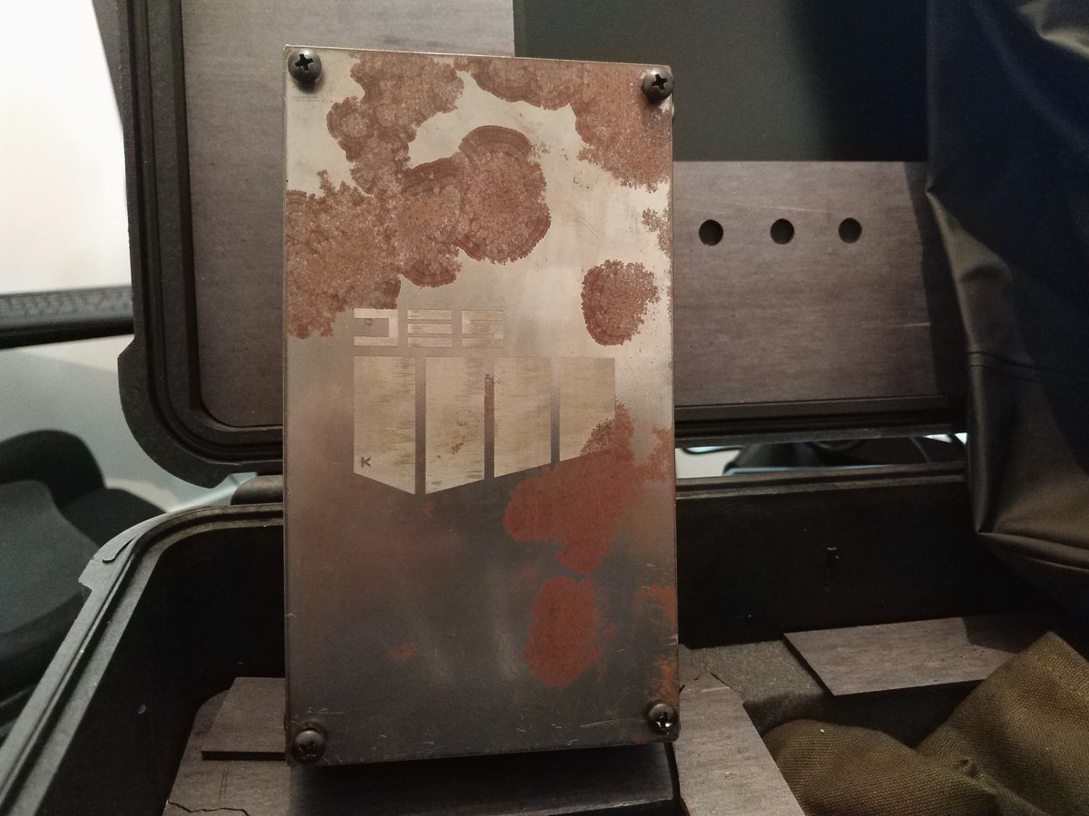 hadztv's tweet photo. Fedex finally deemed me worthy!
Thanks to @Battlefield for the epic package, and @IlCarpentero I'm so sorry I closed the lid on you. One day you will be released like the genie. But not today. https://t.co/G1tCDTxo28