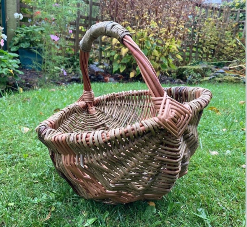 Weardale Basketry Group are joining us at our Winter Fair this weekend, 20th &amp; 21st Nov, 10-4pm. They weave in a wide range of styles based on traditional basketry techniques, using English willow and other natural or recycled materials.  Book here: thehearth.co.uk/art-fairs