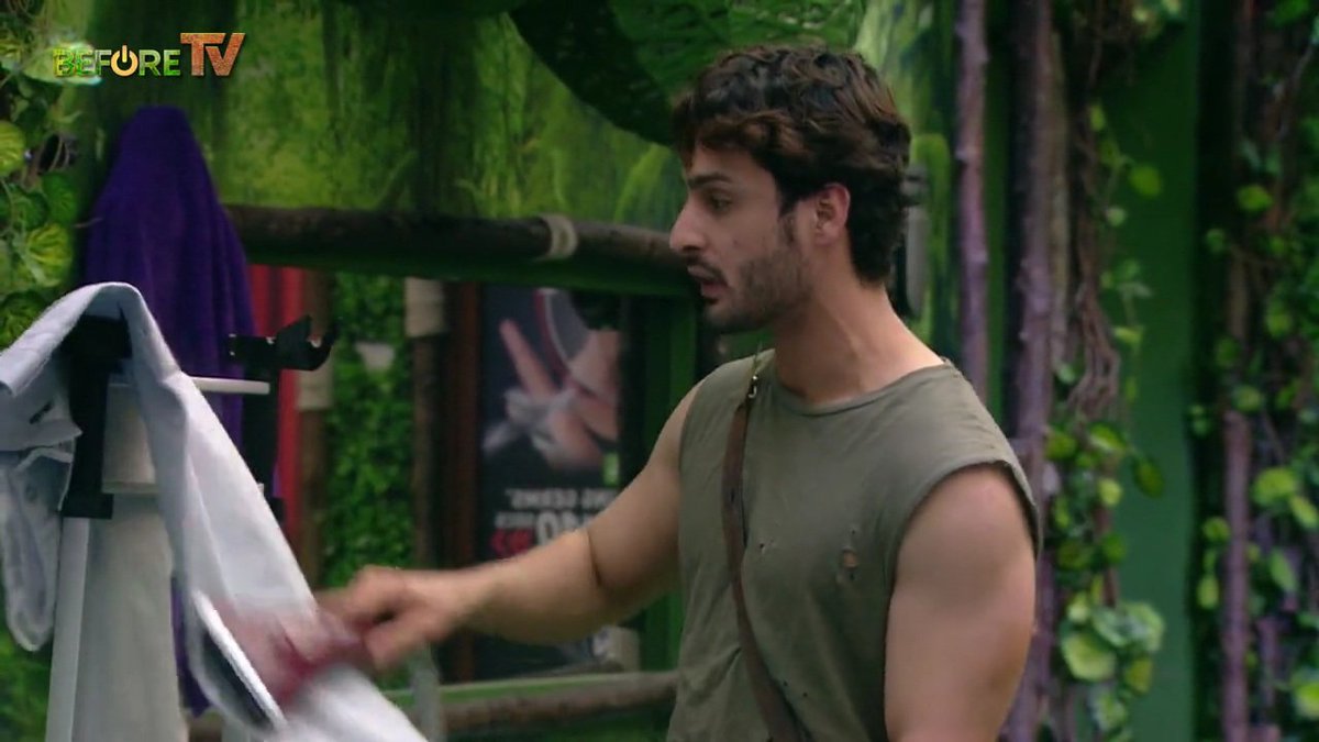 CarpeDiem23A's tweet photo. I liked this moment when Umar told Teja not to project him as emotionally weak as he is very strong.

LION HEART UMAR RIAZ https://t.co/sdsxCRlJEH